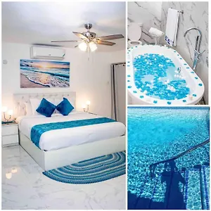 https://blue-runaway-bay.comcaribbean.com