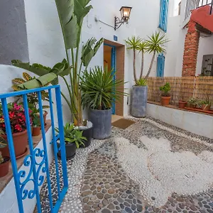 https://cute-andalusian-townhouse-with-terrace-and-views.es-andalucia.com